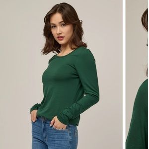 Wool& Sloan long sleeve 100% merino wool travel tee